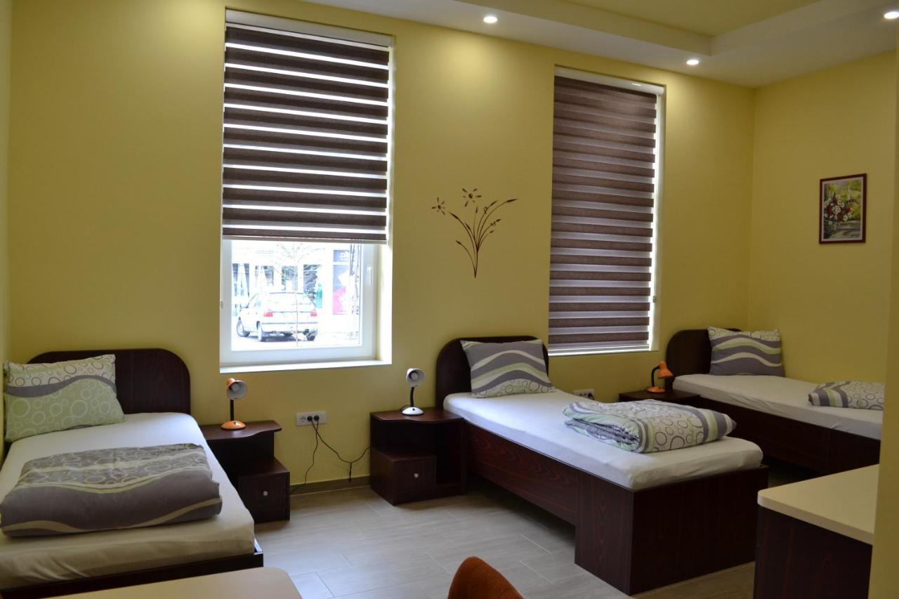 Sobe Sova Kikinda Hotel Buitenkant foto