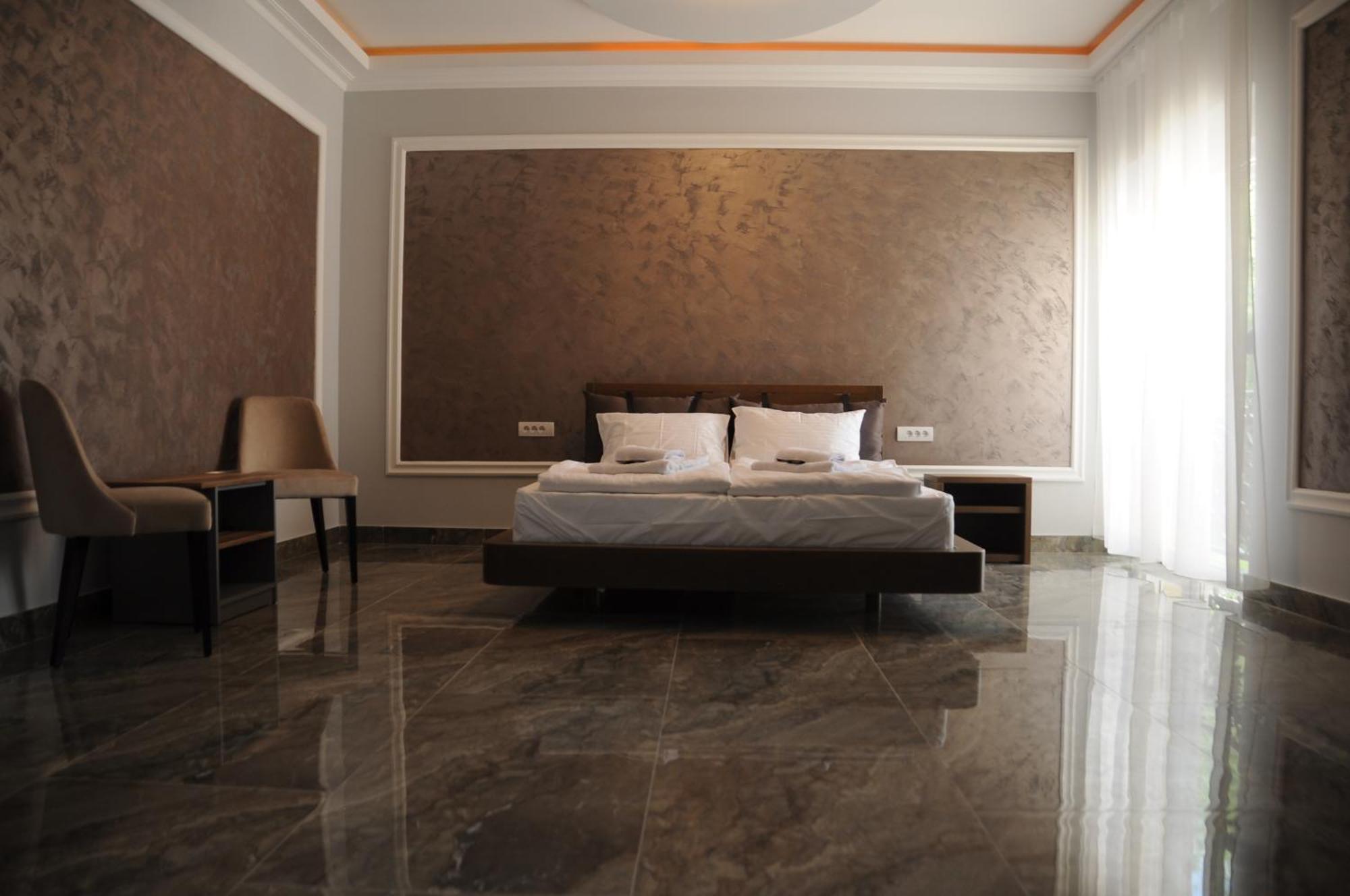 Sobe Sova Kikinda Hotel Buitenkant foto