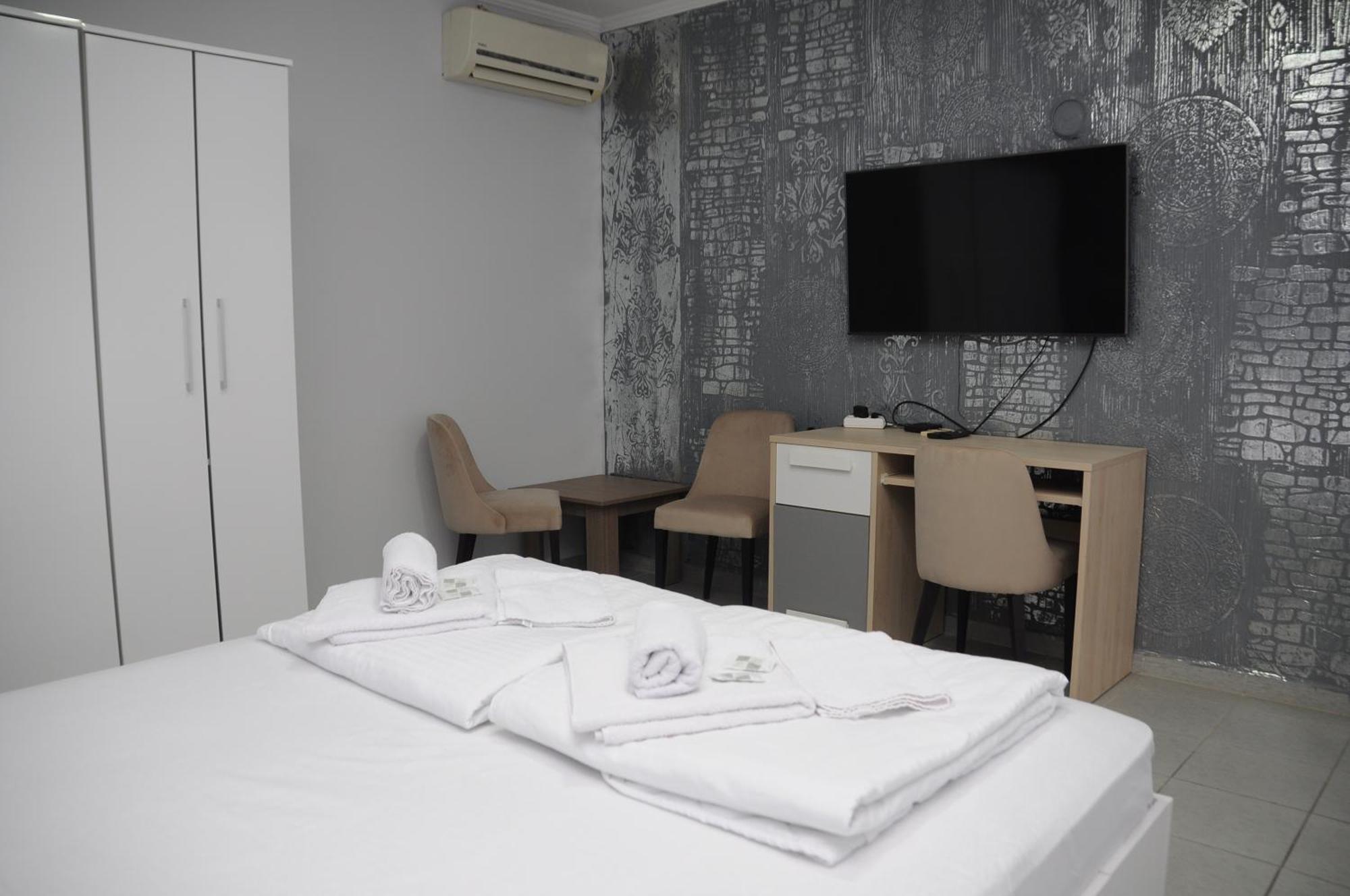 Sobe Sova Kikinda Hotel Buitenkant foto